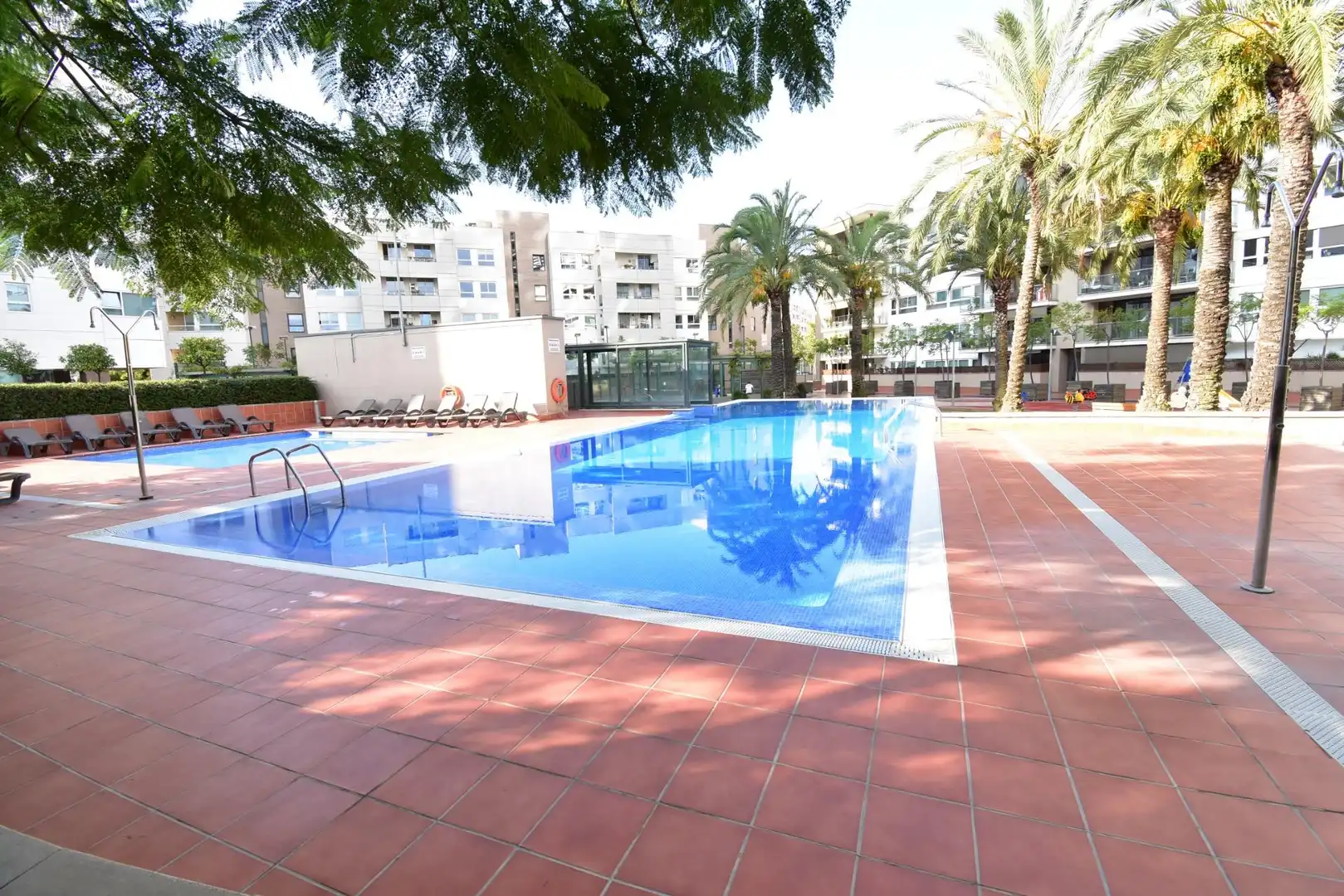 Piscina de Piso de alquiler en Barcelona con Aire acondicionado, Calefacción y Terraza