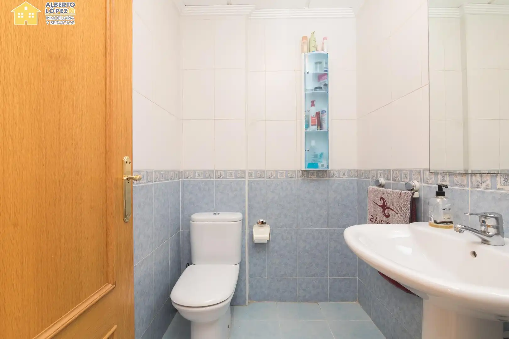 Baño de Casa adosada en venta en Elche / Elx con Aire acondicionado, Calefacción y Balcón