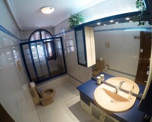 Bathroom of Duplex for sale in  Jaén Capital  with Air Conditioner and Terrace