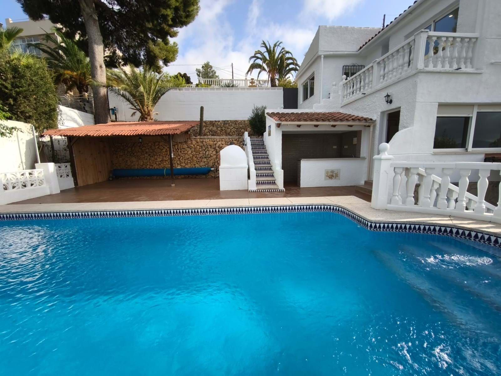Piscina de Casa o xalet en venda en La Nucia amb Terrassa i Piscina