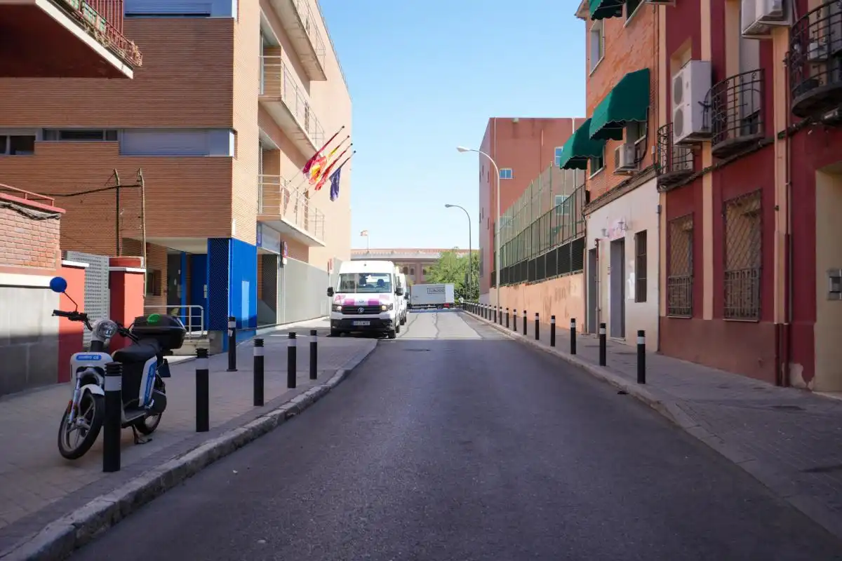 Vista exterior de Piso en venta en Madrid con Calefacción