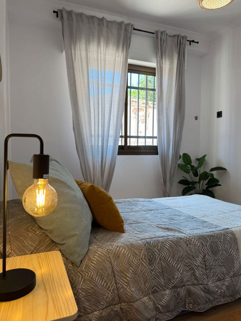 Dormitori de Pis en venda en Almansa amb Aire condicionat, Moblat i Forn