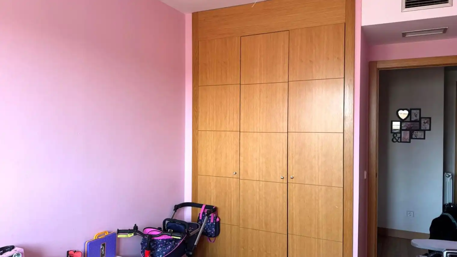 Bedroom of Flat for sale in Tres Cantos  with Heating, Parquet flooring and Terrace