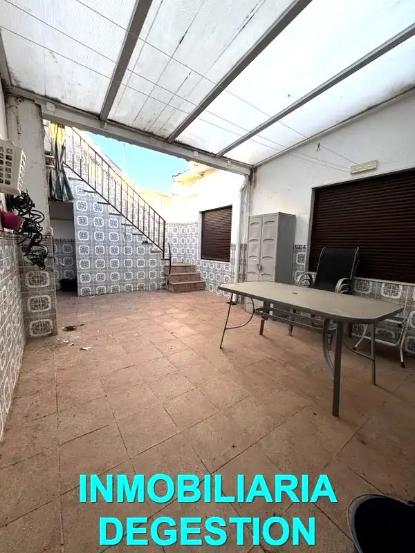 Terraza de Casa adosada en venta en Linares con Aire acondicionado, Jardín privado y Terraza