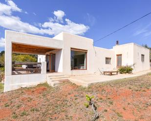 Vista exterior de Casa o xalet en venda en Santa Eulària des Riu amb Calefacció, Jardí privat i Terrassa