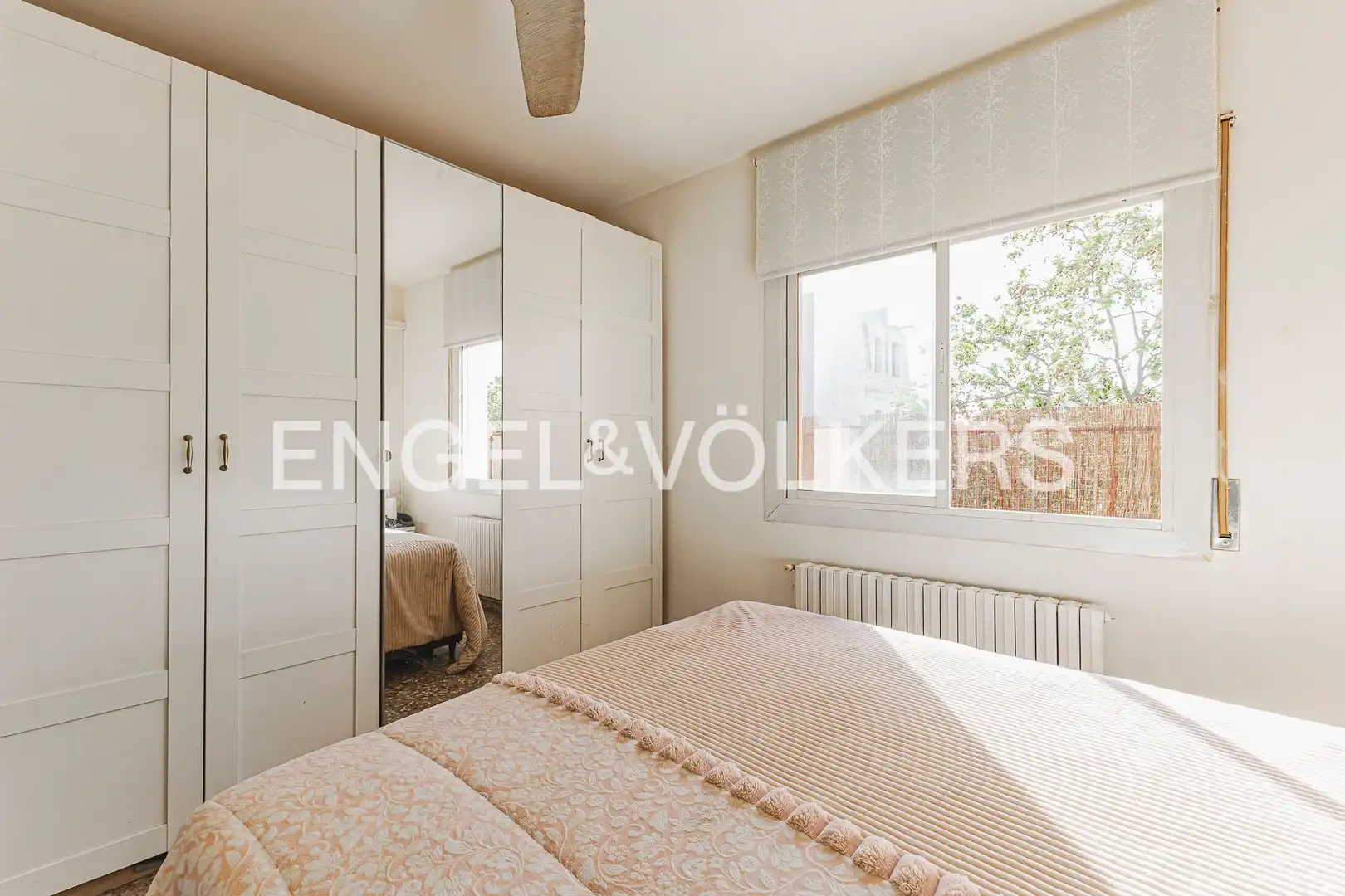 Schlafzimmer von Dachboden zum Verkauf in Barcelona mit Klimaanlage, Heizung und Terrasse