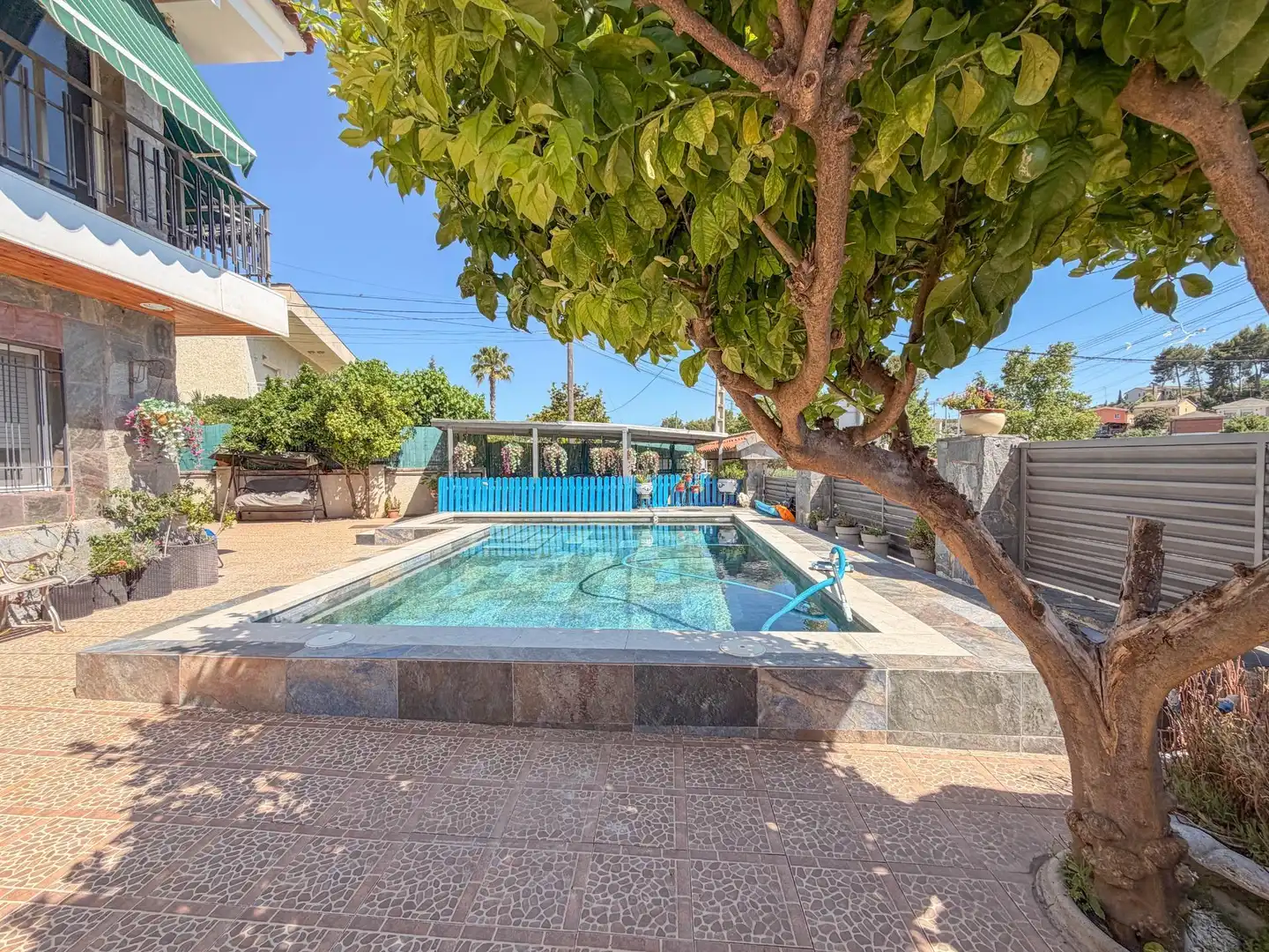 Swimming pool of Detached homes for sale in Abrera  with Air Conditioner, Heating and Private garden