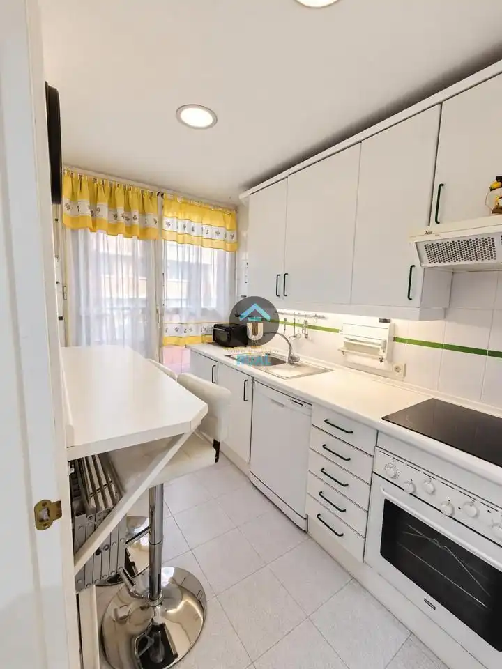 Küche von Wohnung zur Miete in Madrid mit Klimaanlage, Heizung und Parkett