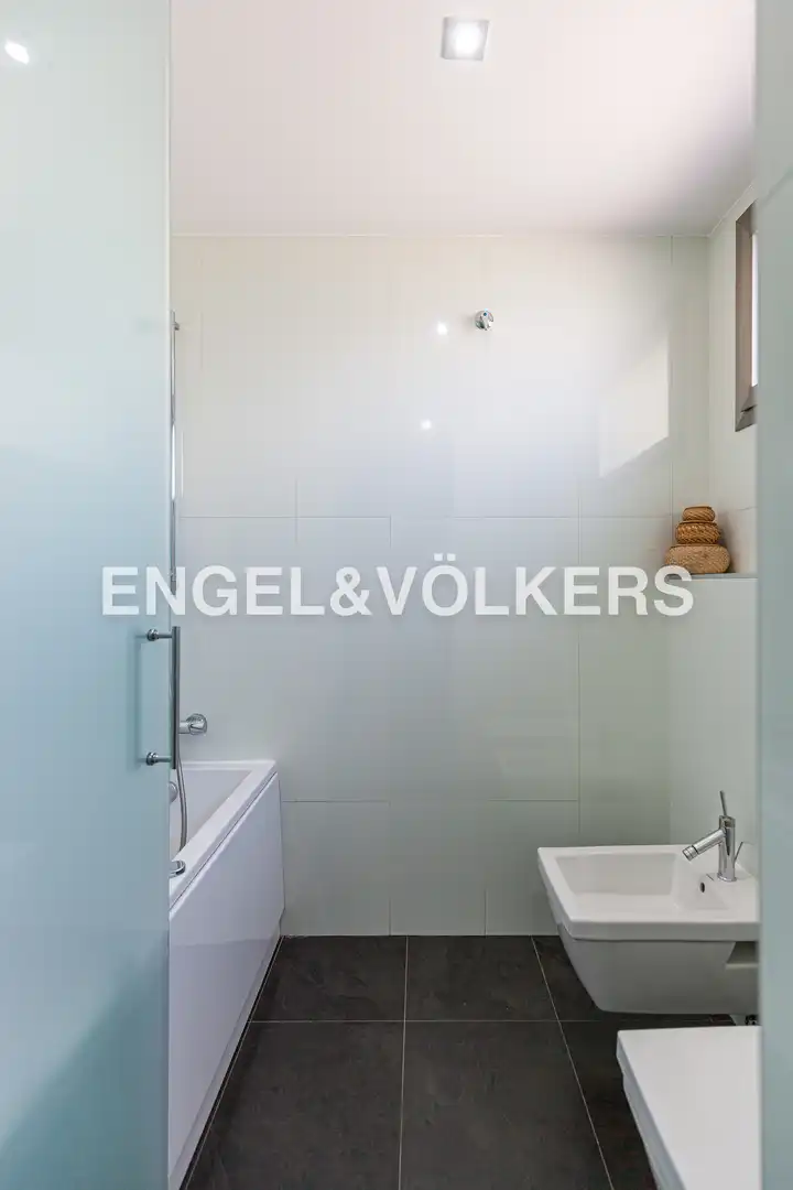Baño de Ático de alquiler en Pozuelo de Alarcón con Calefacción, Jardín privado y Terraza