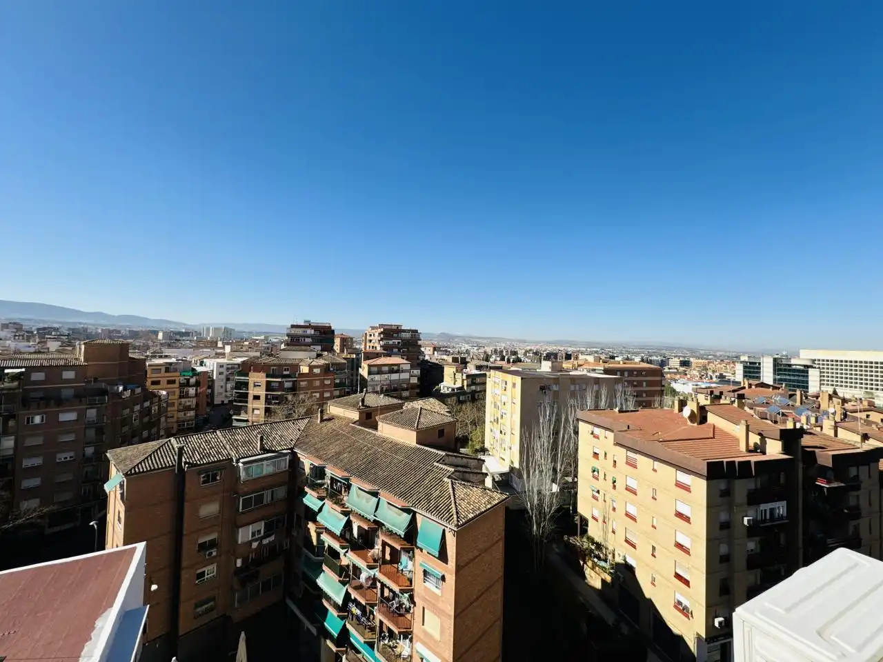 Vista exterior de Àtic de lloguer en Granada