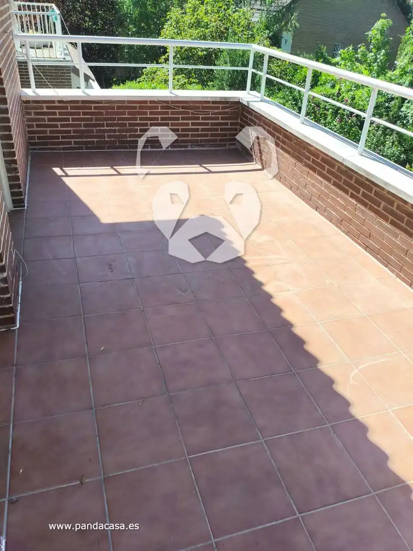 Terrassa de Casa adosada de lloguer en La Moraleja amb Aire condicionat, Calefacció i Parquet