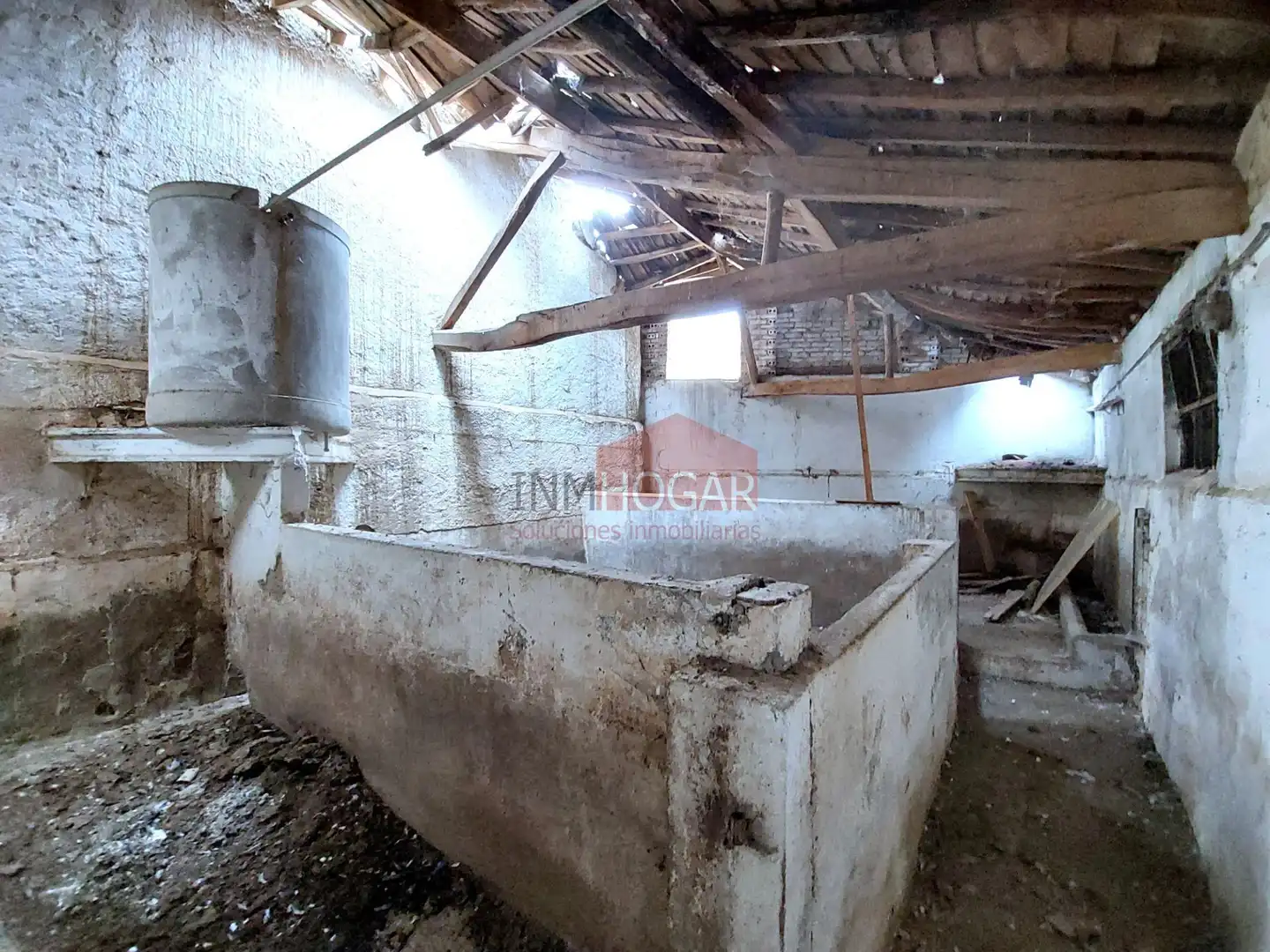 Industrial buildings for sale in Adanero