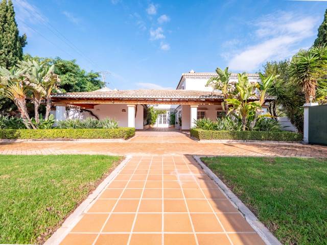 Finca rústica en Venta en Los Pinares - La Masia