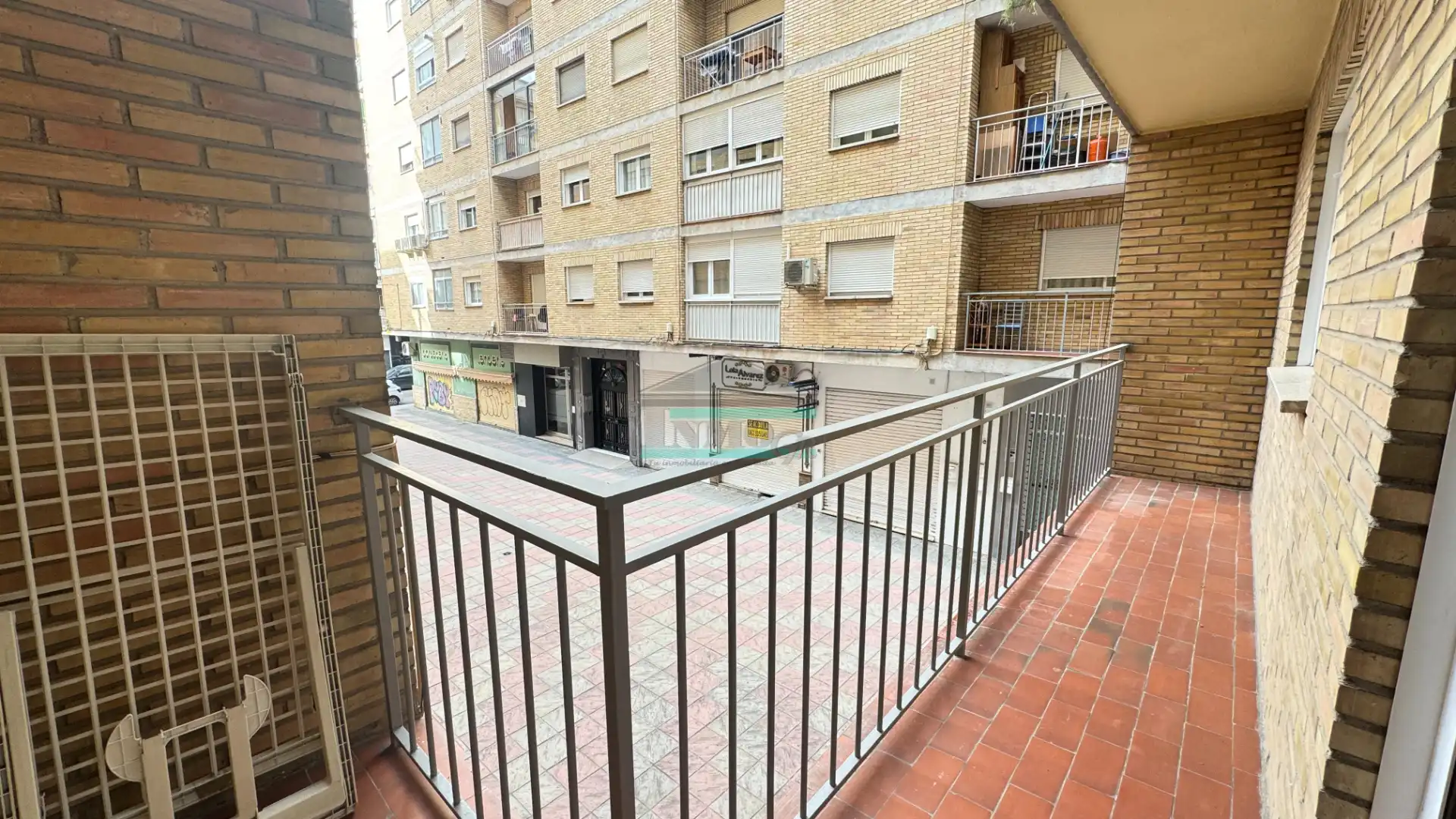 Exterior view of Flat for share in Granada  with Heating, Furnished and Oven
