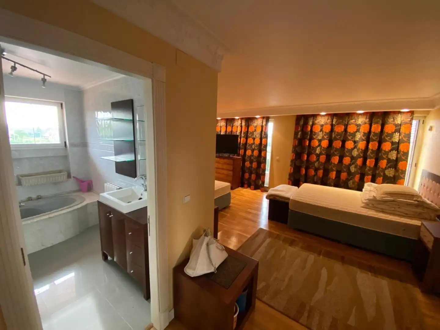 Habitación de Edificio en venta en Santa Cruz de Bezana