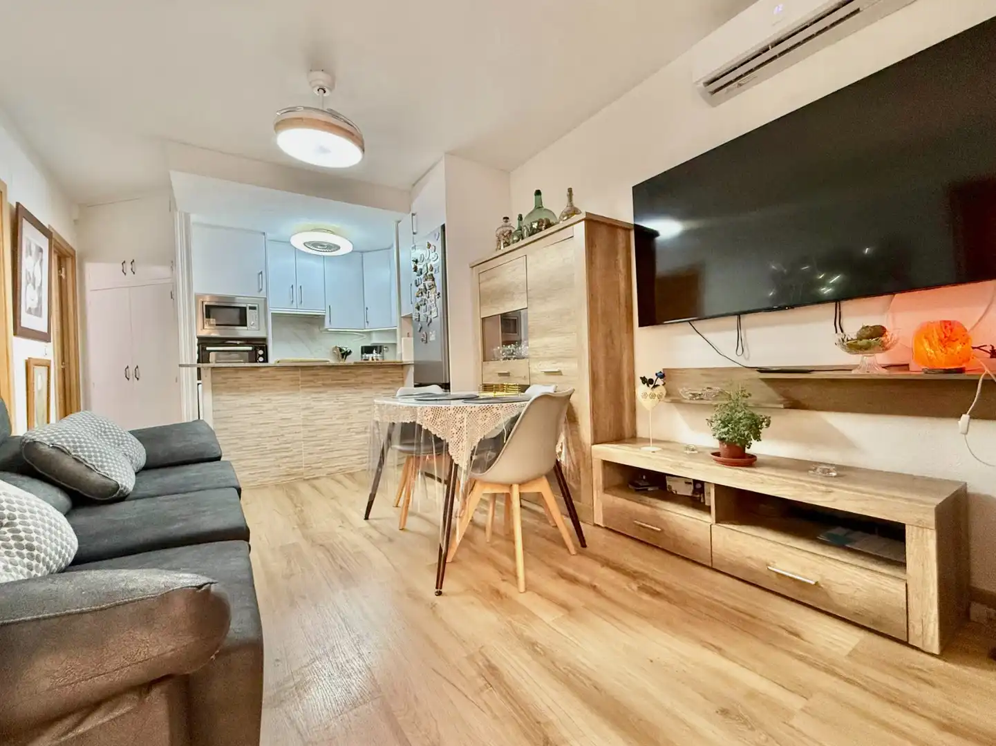 Living room of Houses for sale in Los Alcázares  with Air Conditioner, Private garden and Terrace