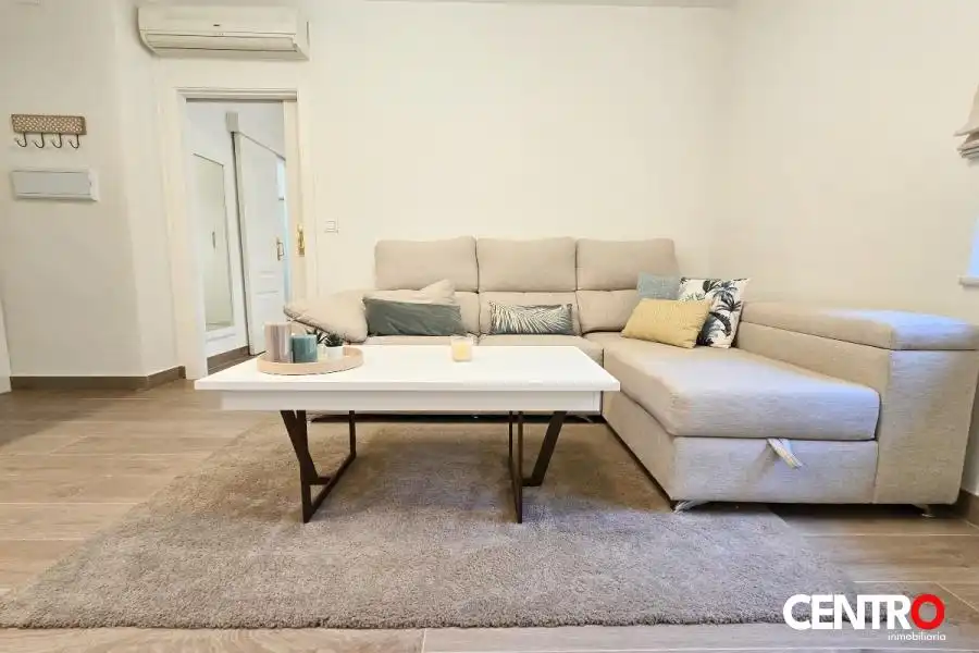 Sala d'estar de Apartament de lloguer en Granada amb Aire condicionat