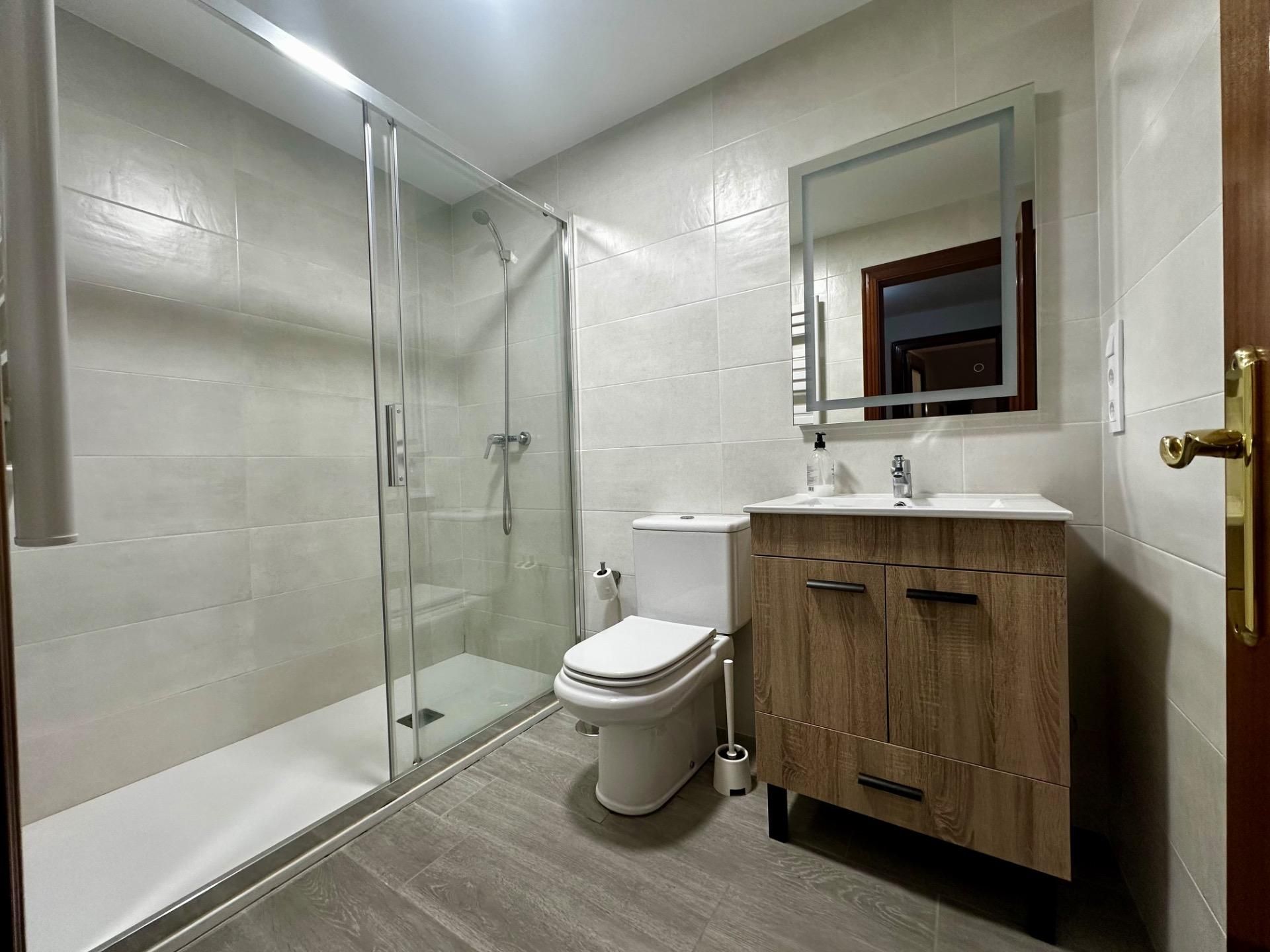 Badezimmer von Wohnungen zum verkauf in Ribadesella mit Heizung