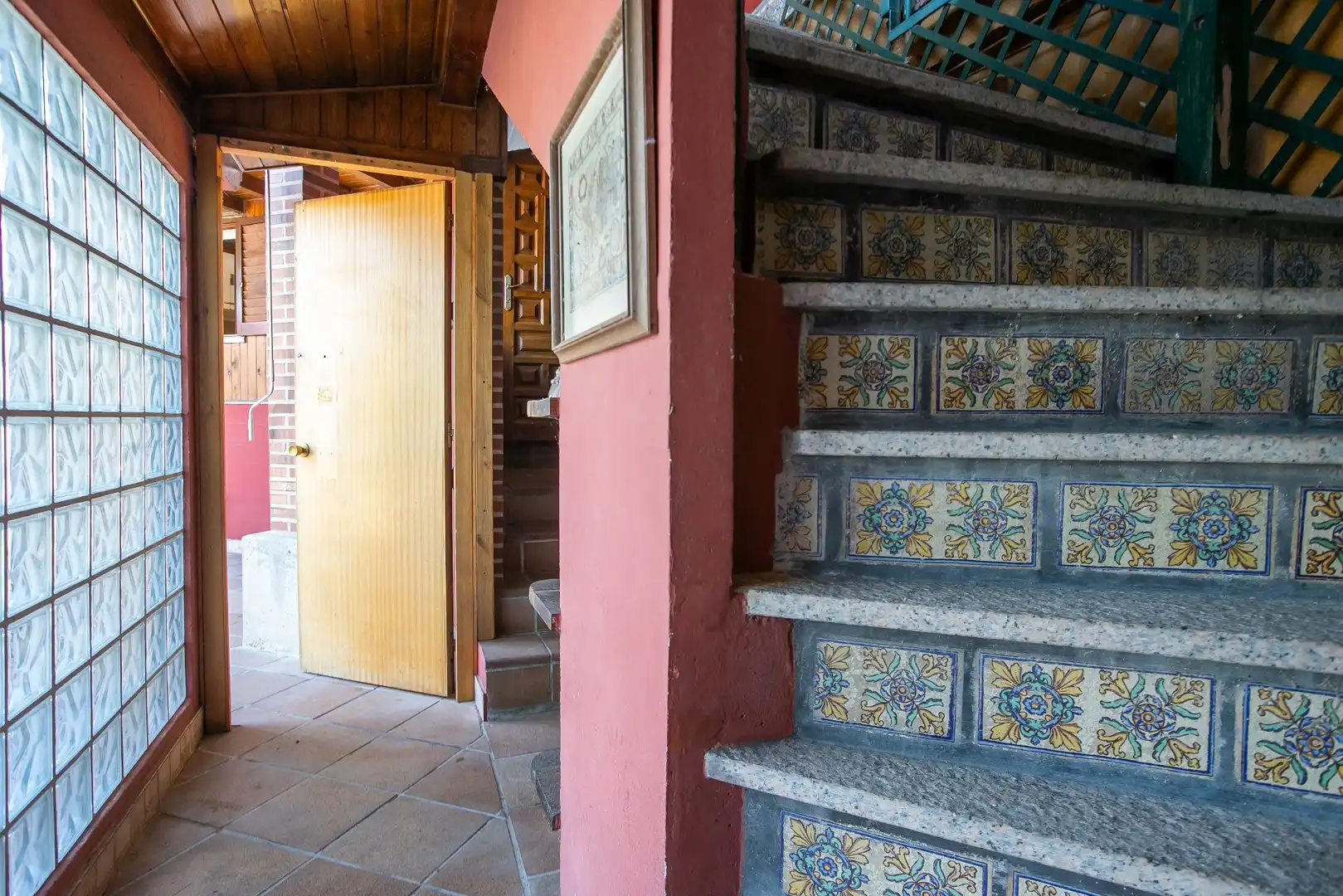 Houses for sale in Legarda  with Air Conditioner, Heating and Private garden