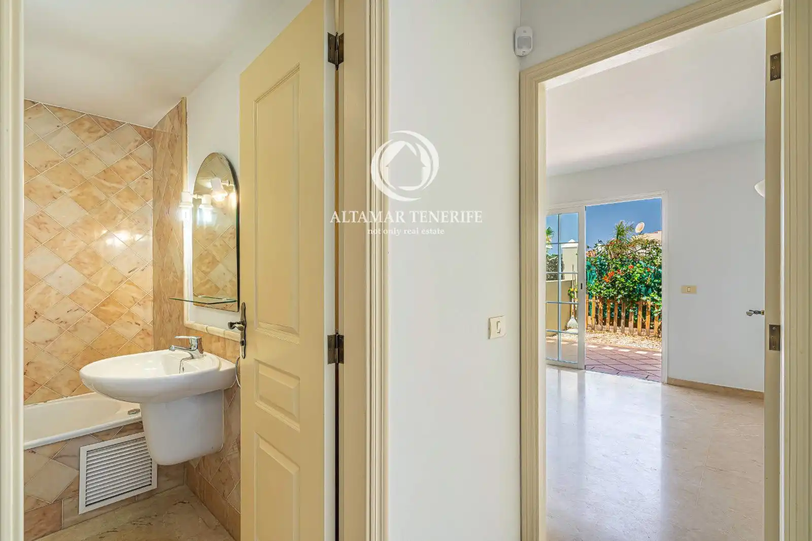 Baño de Apartamento en venta en Arona con Jardín privado, Terraza y Piscina