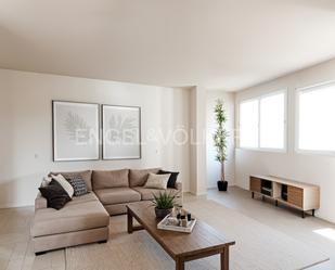 Living room of Apartment for sale in  Madrid Capital  with Air Conditioner, Heating and Private garden