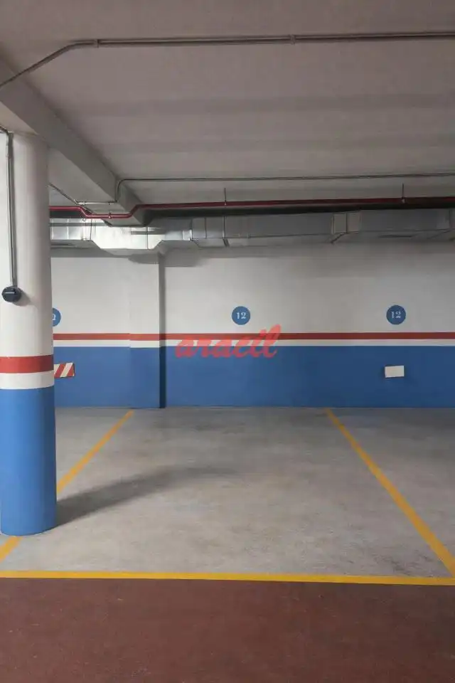 Parking de Dúplex en venta en Ourense Capital  con Aire acondicionado, Calefacción y Terraza