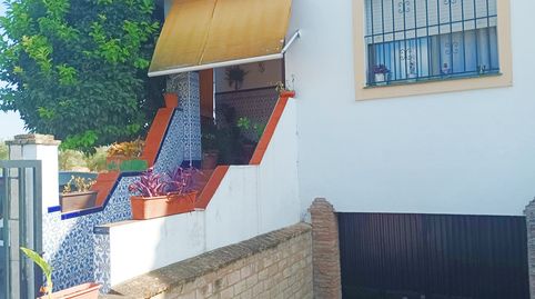 Foto 5 de Casa adosada en venta en Gines, Sevilla