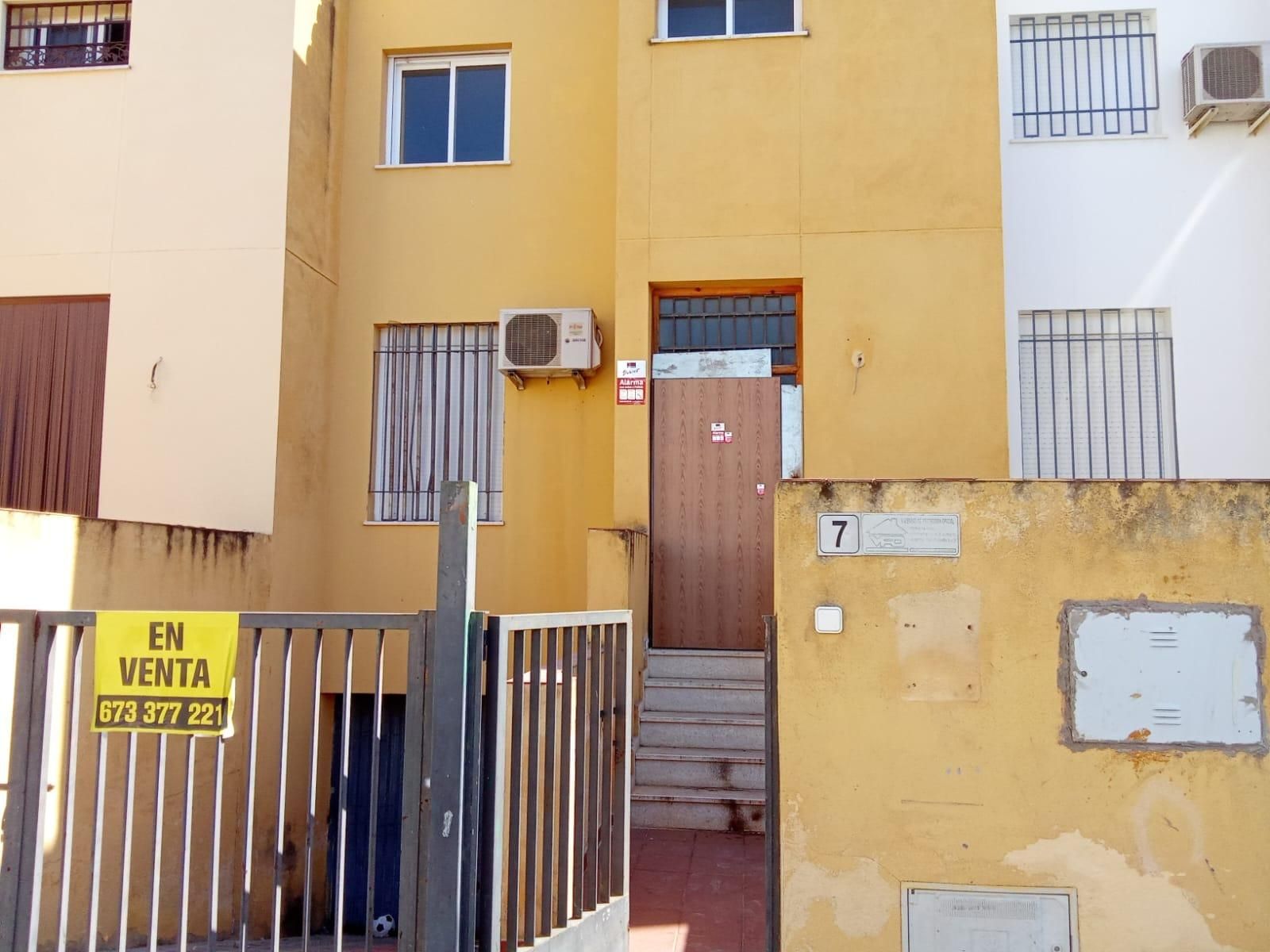 Vista exterior de Casa adosada en venta en Mairena del Alcor