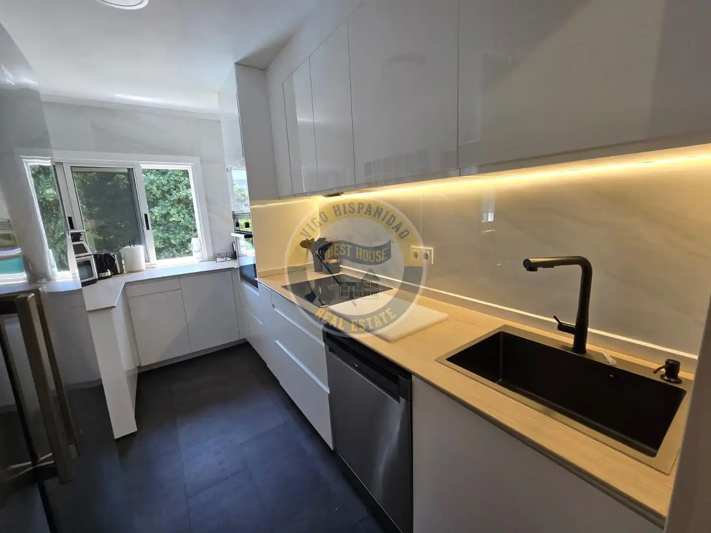 Kitchen of Flat for sale in Vigo   with Terrace and Furnished