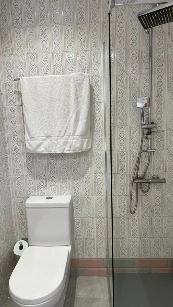 Badezimmer von Wohnung zur Miete in Cabrils mit Heizung, Privatgarten und Balkon