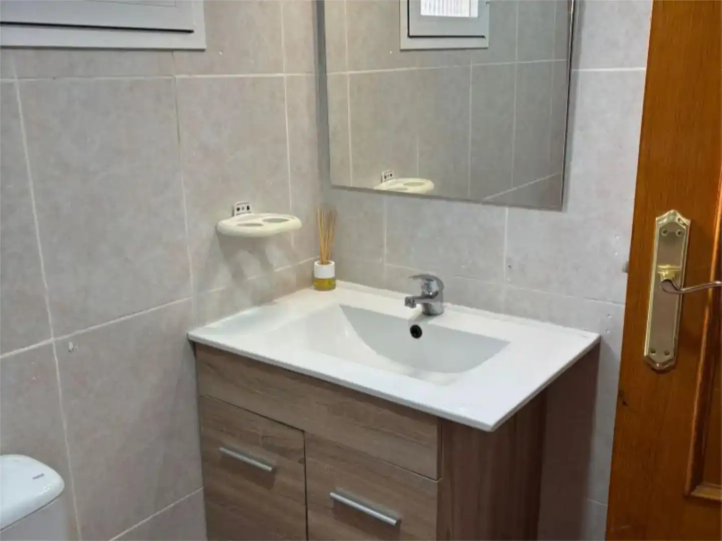 Bathroom of Flat for rent in  Valencia Capital  with Air Conditioner and Balcony