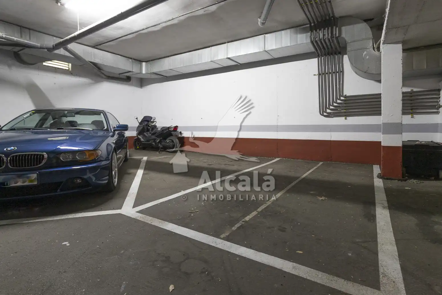 Parking de Piso en venta en Alcalá de Henares con Calefacción, Parquet y Piscina