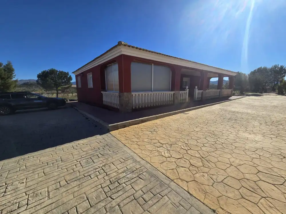 Außenansicht von Haus oder Chalet zum Verkauf in Sax mit Möbliert