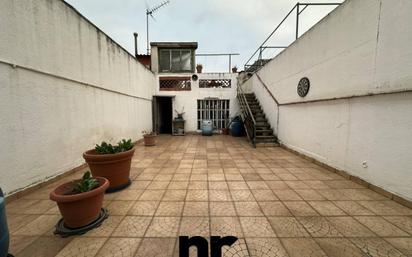 Vista exterior de Casa adosada en venda en Ripollet amb Terrassa