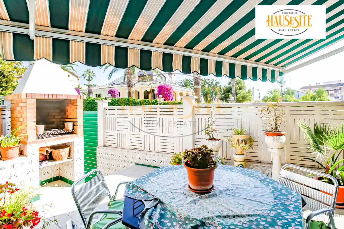 Terrace of Houses for sale in Vilanova i la Geltrú  with Heating, Terrace and Balcony