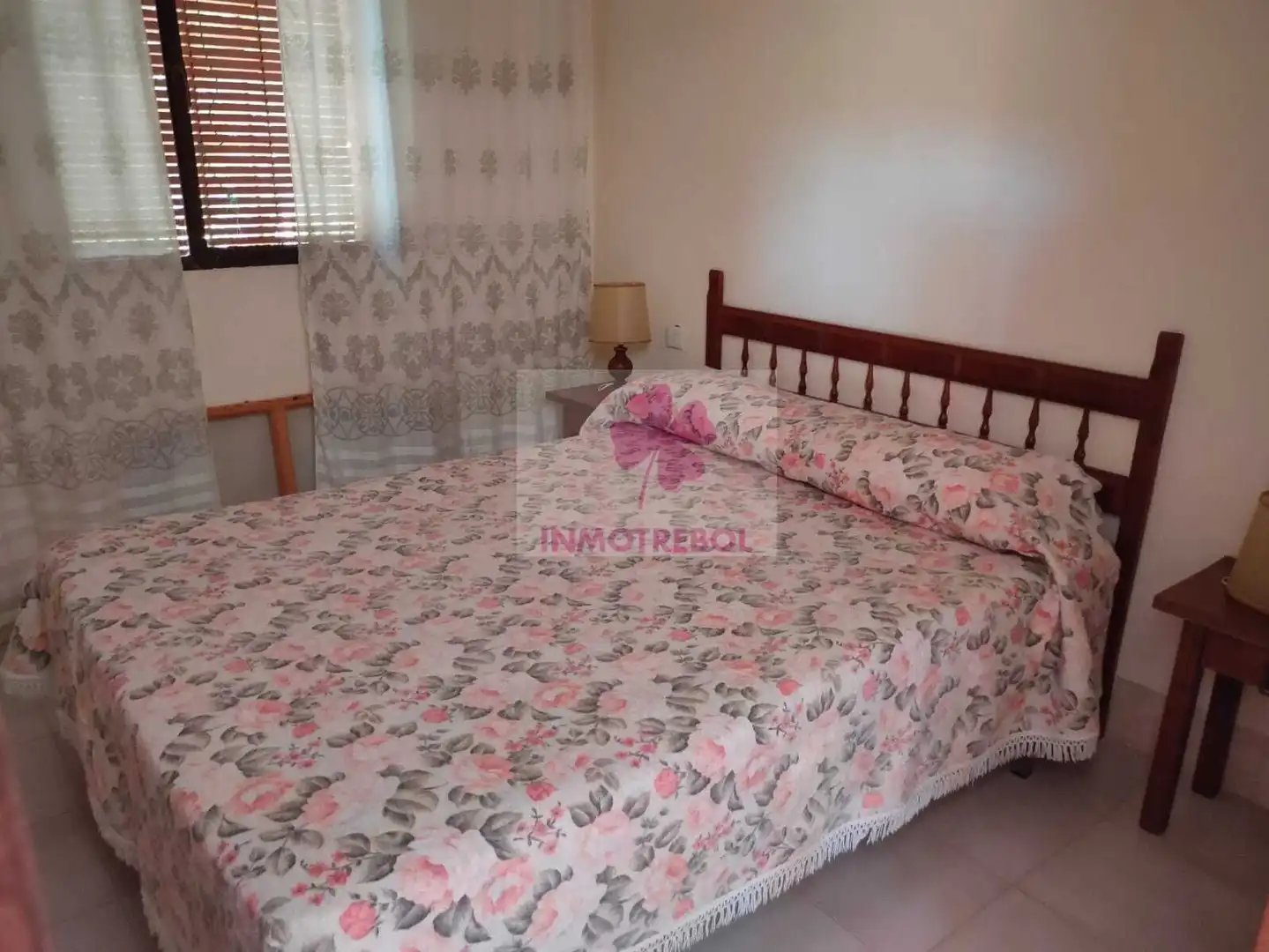 Dormitori de Casa o xalet en venda en Alanís amb Jardí privat, Terrassa i Traster