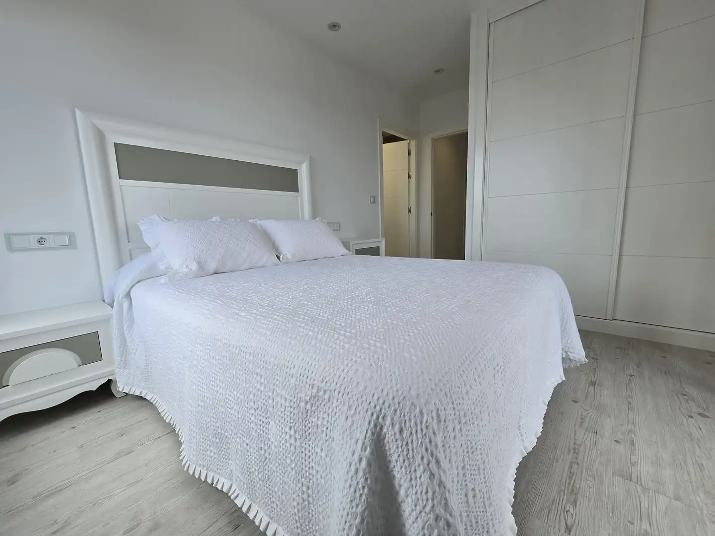 Dormitori de Casa o xalet en venda en Vigo  amb Calefacció, Jardí privat i Terrassa