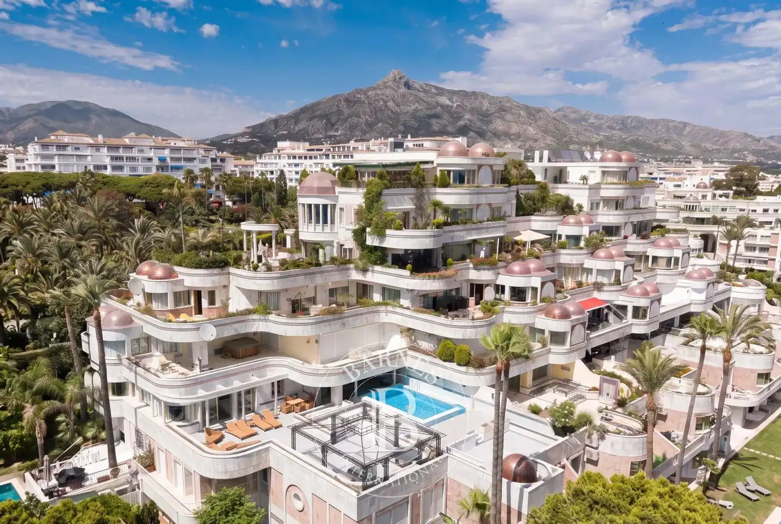 Vista exterior de Piso en venta en Marbella con Aire acondicionado, Calefacción y Terraza