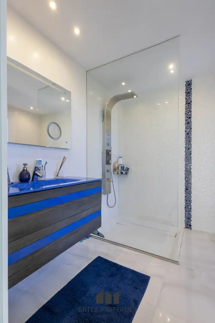Bathroom of Flat for rent in Calpe / Calp  with Air Conditioner, Heating and Terrace