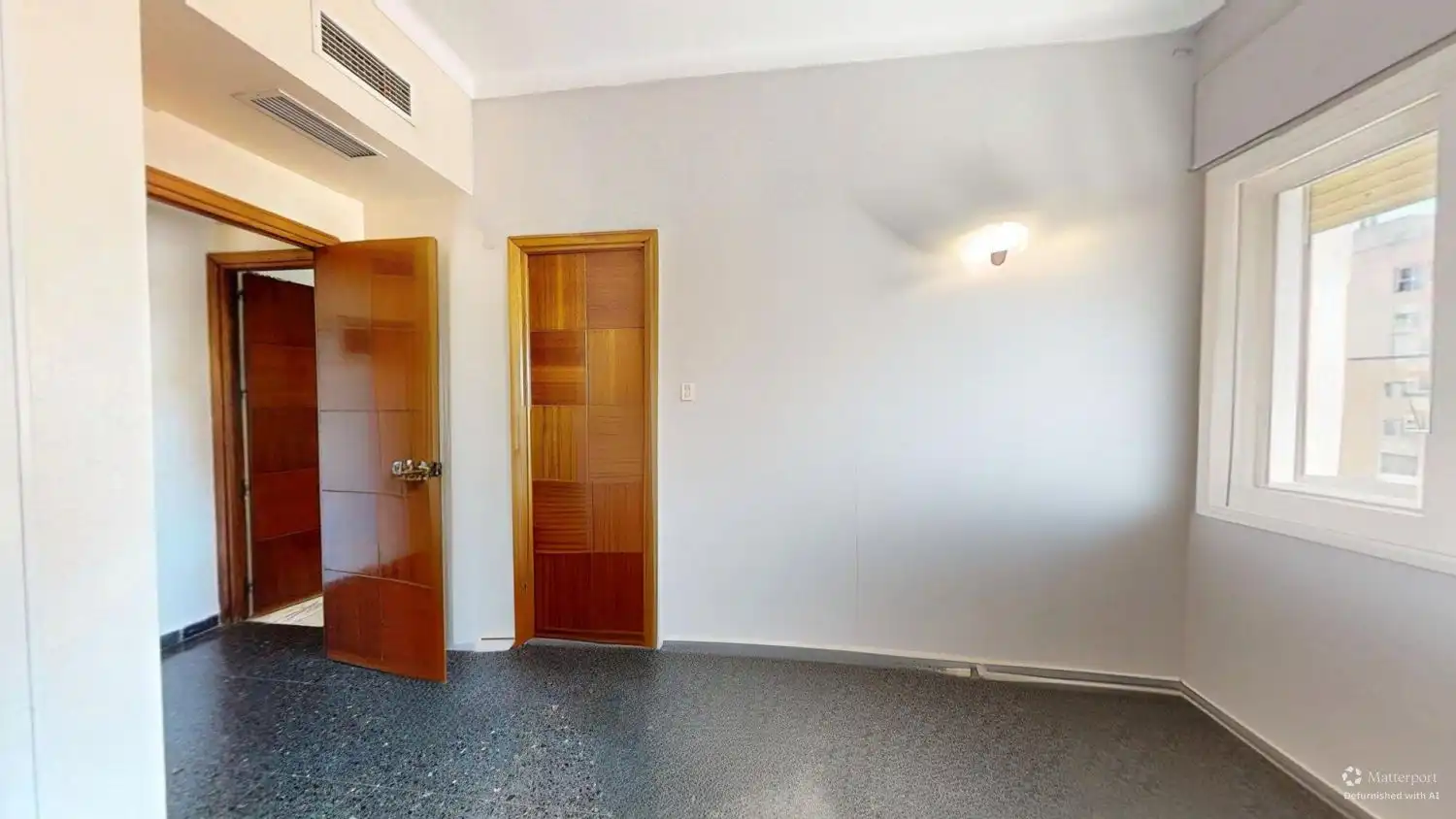 Flat for sale in Sevilla  with Air Conditioner, Terrace and Storage room