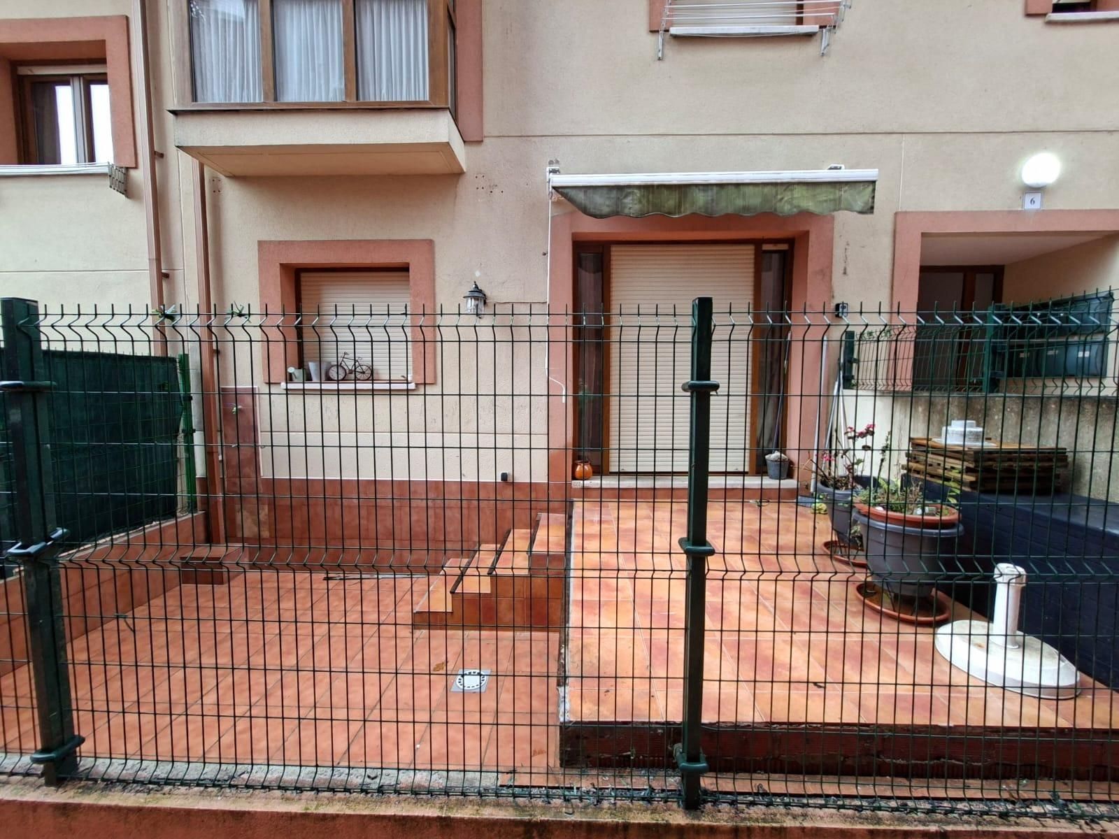 Vista exterior de Pis en venda en Comillas (Cantabria) amb Calefacció, Terrassa i Traster