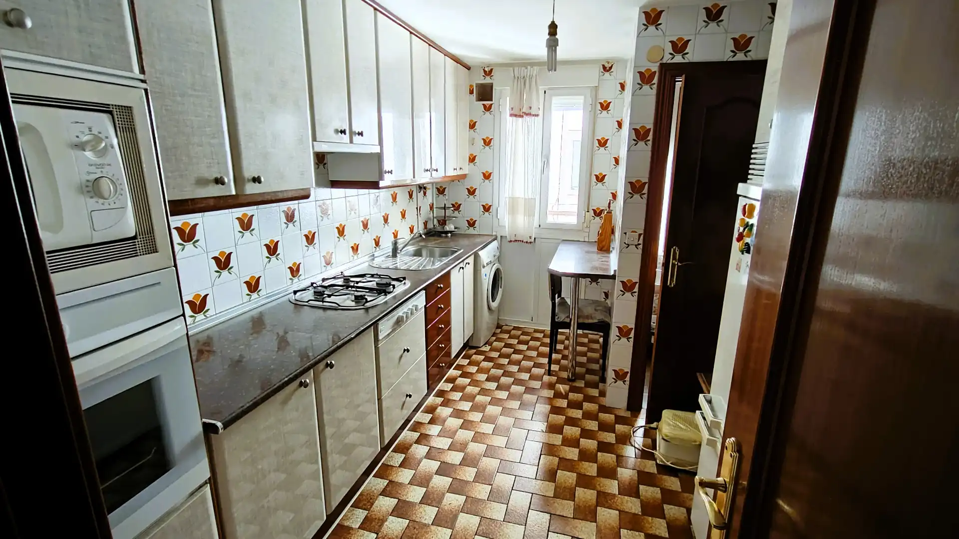 Kitchen of Flat for sale in Madrid  with Heating, Furnished and Balcony