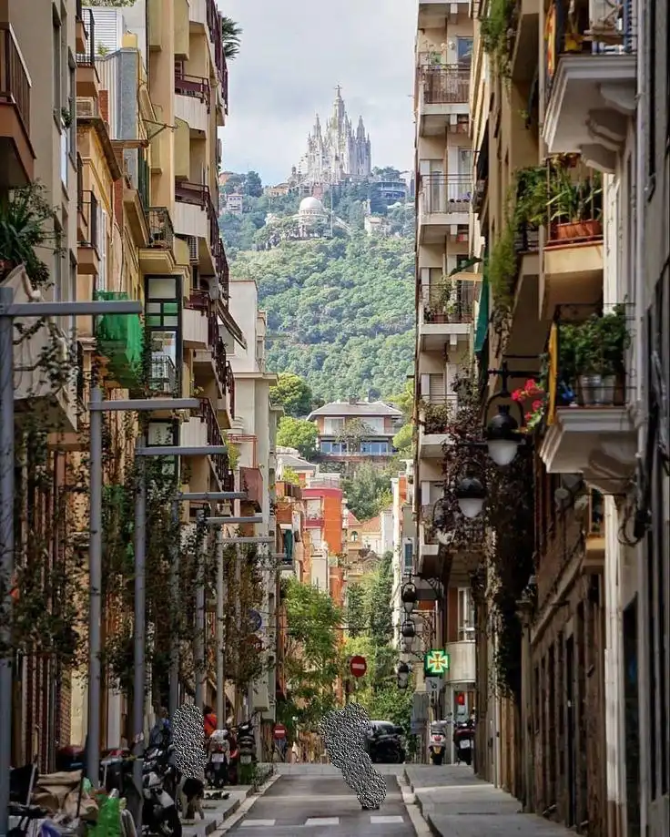 Vista exterior de Edifici en venda en Barcelona