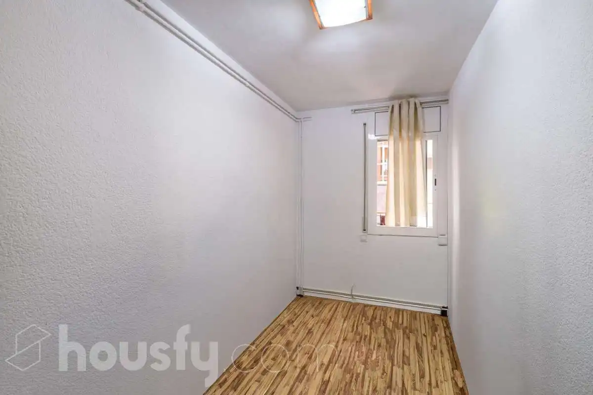 Bedroom of Flat for sale in Sud
