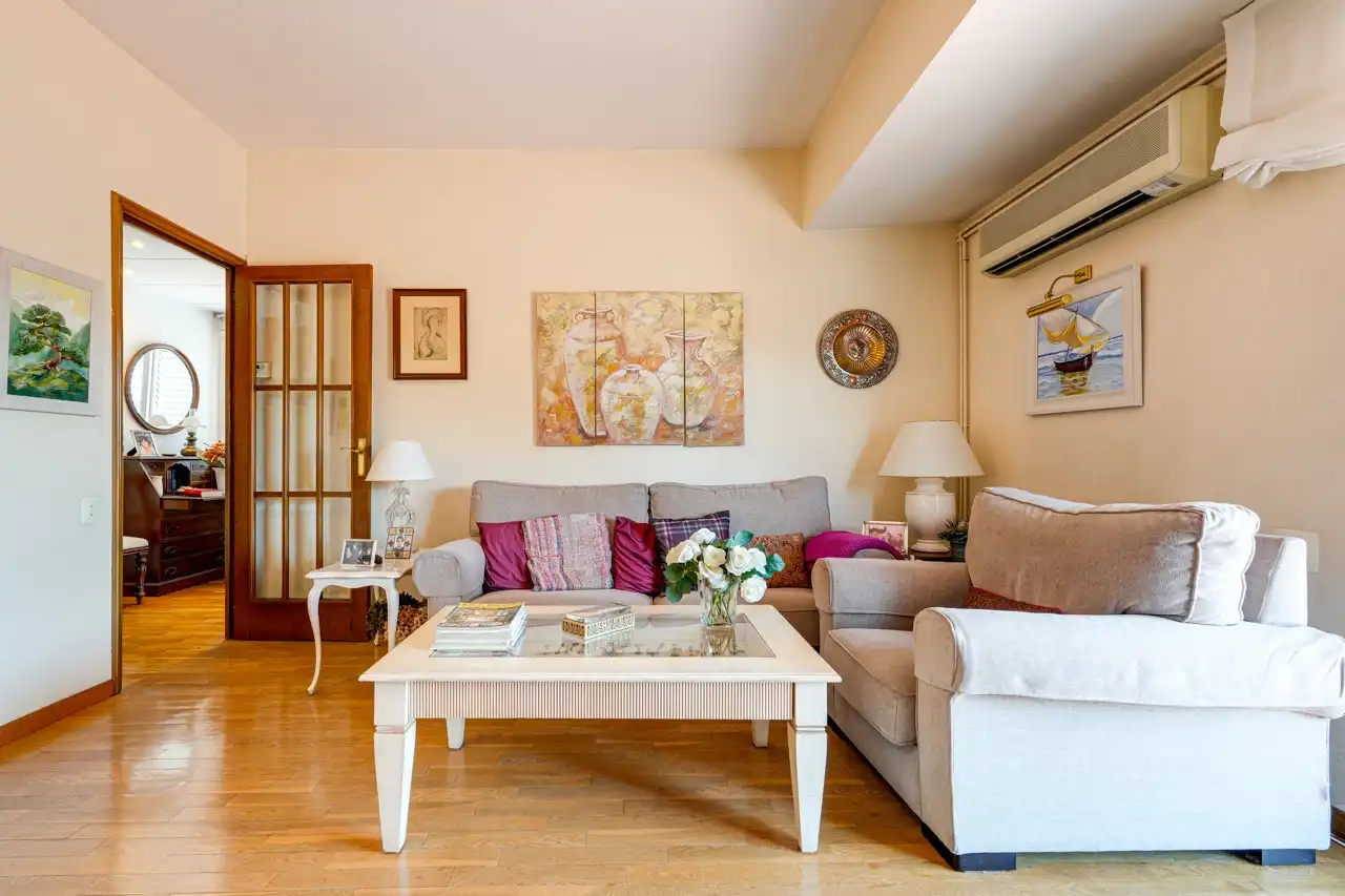 Sala d'estar de Àtic en venda en Barcelona amb Aire condicionat, Calefacció i Terrassa