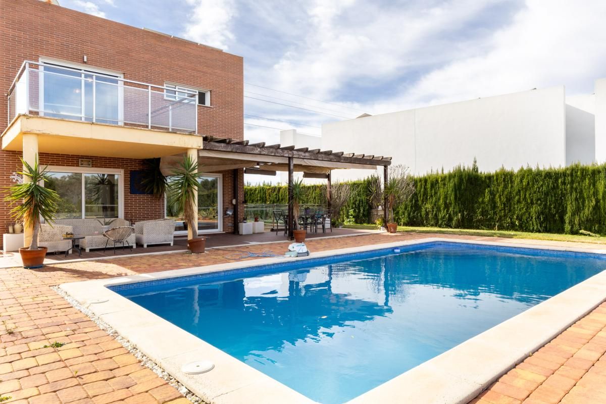 Swimming pool of House or chalet for sale in Bétera  with Air Conditioner, Private garden and Terrace