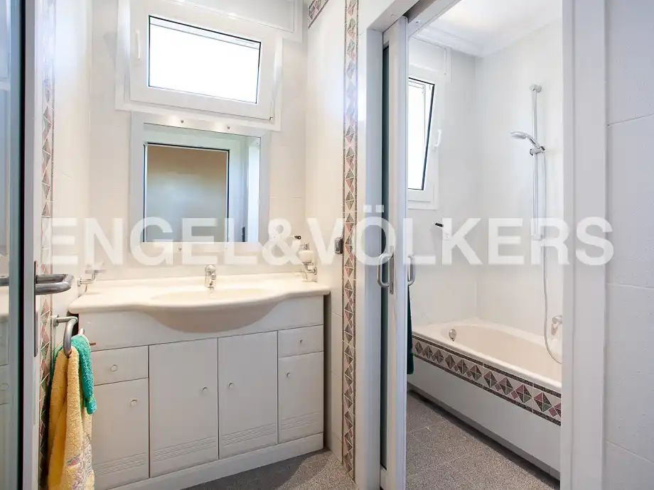 Baño de Casa o chalet en venta en Serra con Calefacción, Jardín privado y Trastero
