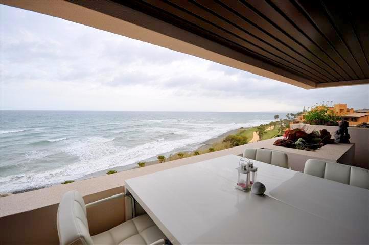 Foto 1 de Apartamento de alquiler en Del Mare Nostrum, Zona de Punta Plata, Málaga