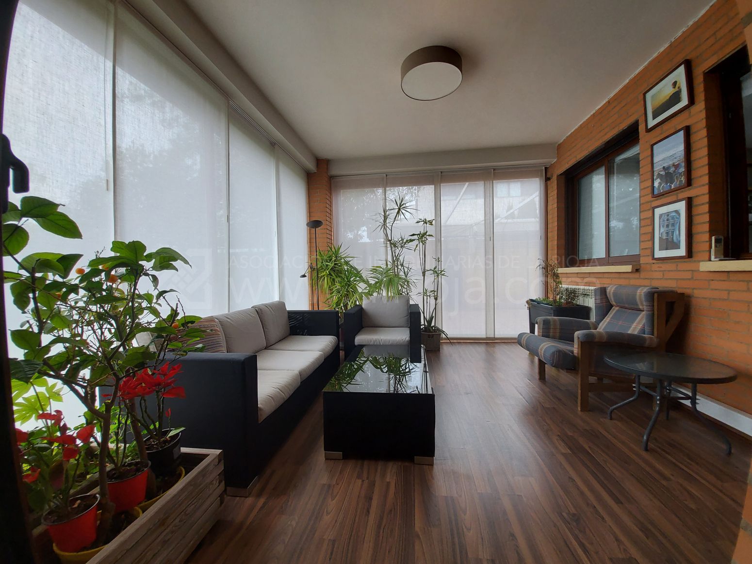 Sala d'estar de Casa o xalet en venda en  Logroño amb Aire condicionat, Calefacció i Parquet