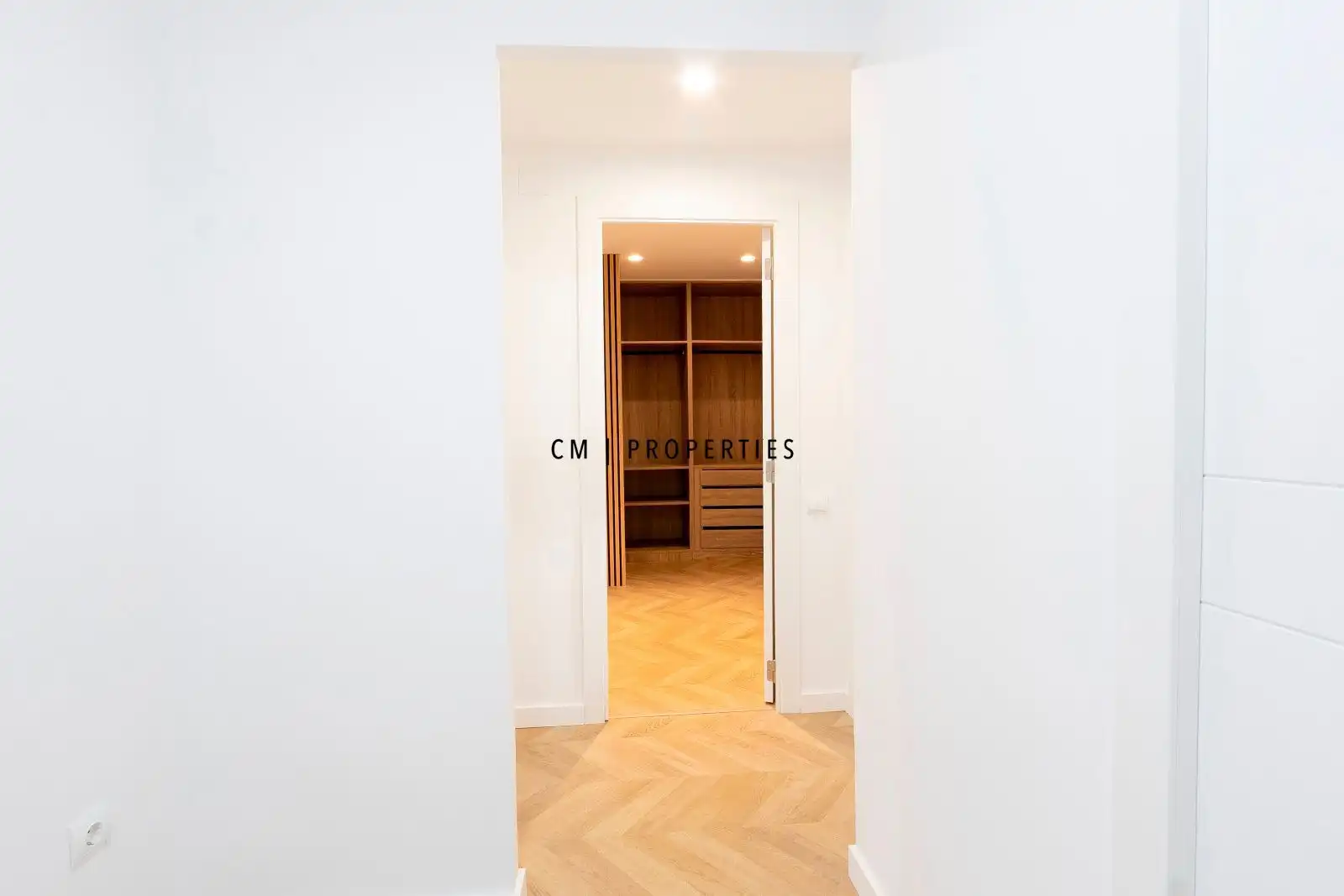 Flat for sale in Valencia  with Air Conditioner, Heating and Parquet flooring